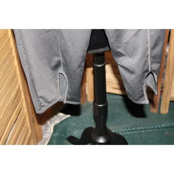 RUSSELL EXERCISE CAPRI PANTS LARGE - Picture 3 of 4